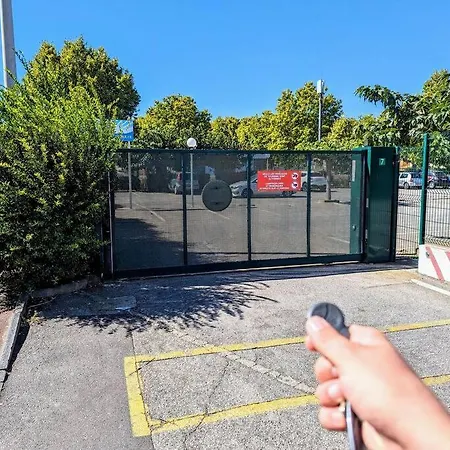 Cap Piscine/parking/terrasse - 200m De La *